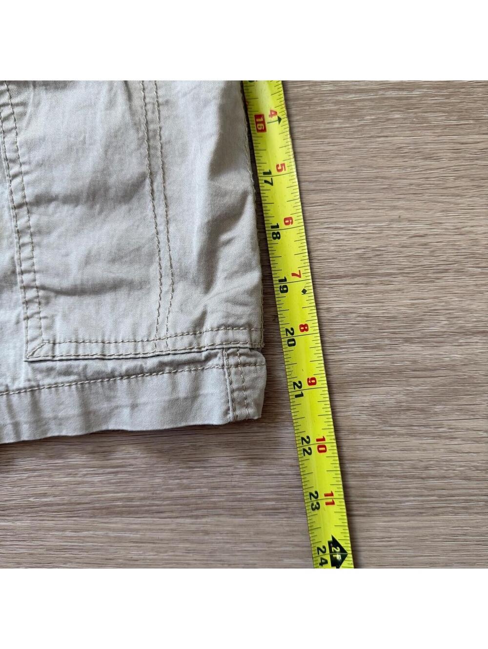 Vintage Unionbay Tan Utility Cargo Shorts - Sz 38 - Picture 7 of 7